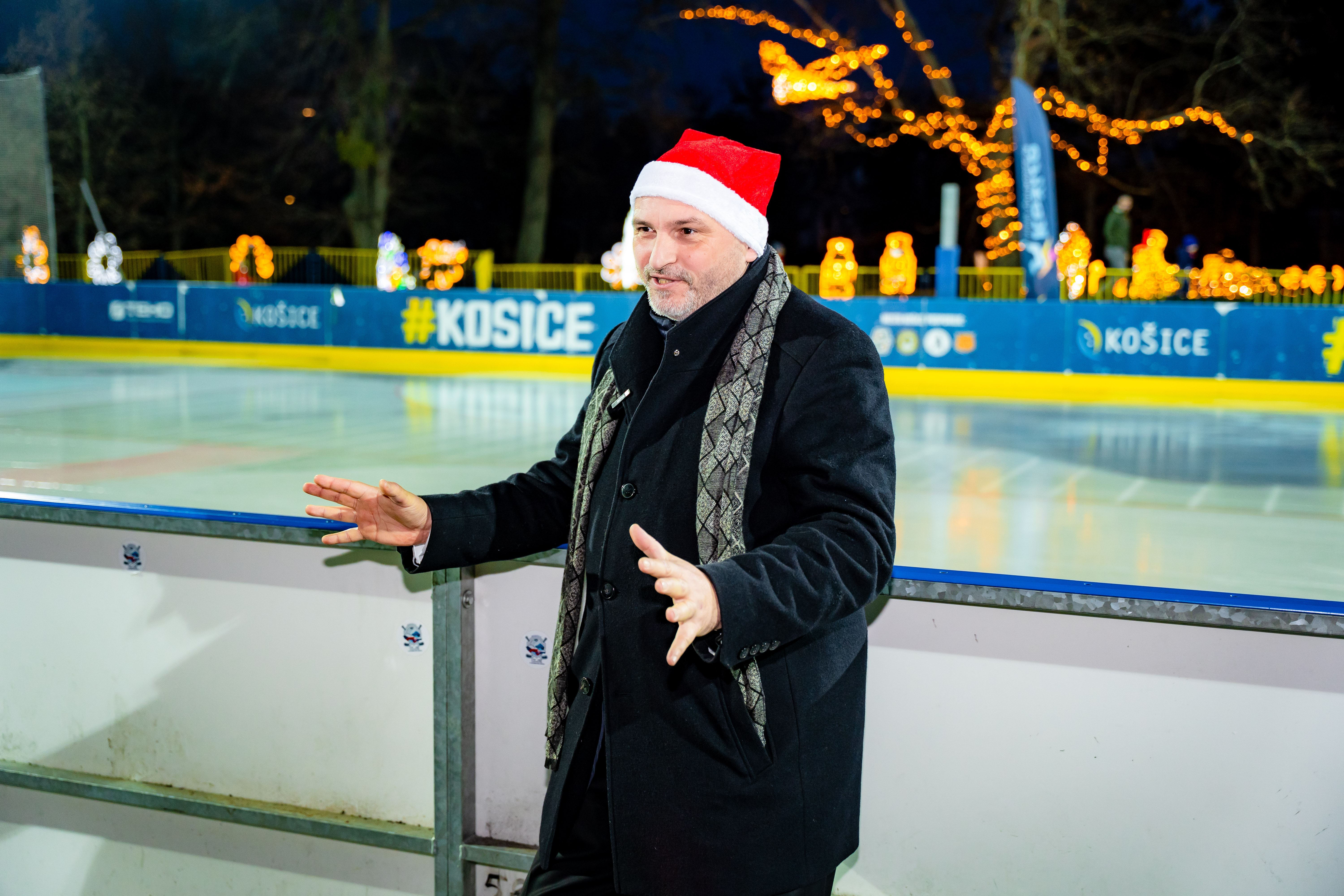 Otvorenie ladovej plochy v Mestskom parku